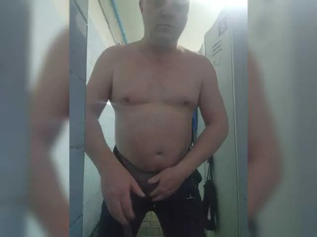 Live sex webcam photo for RTzai #292526825