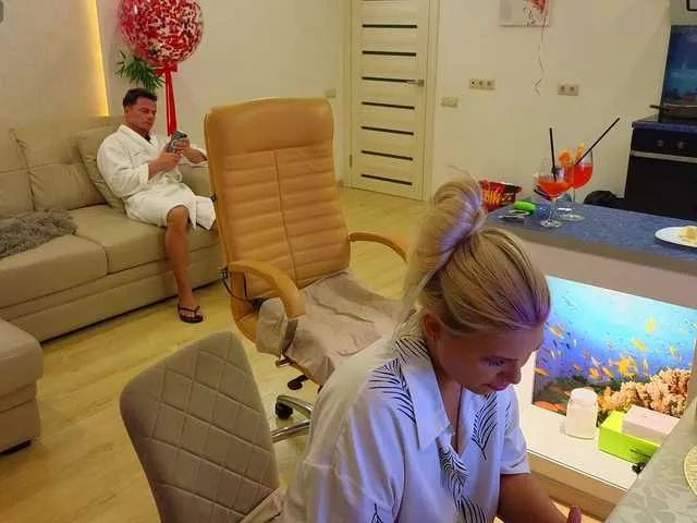 Live sex webcam photo for RabbitsCouple #290597254