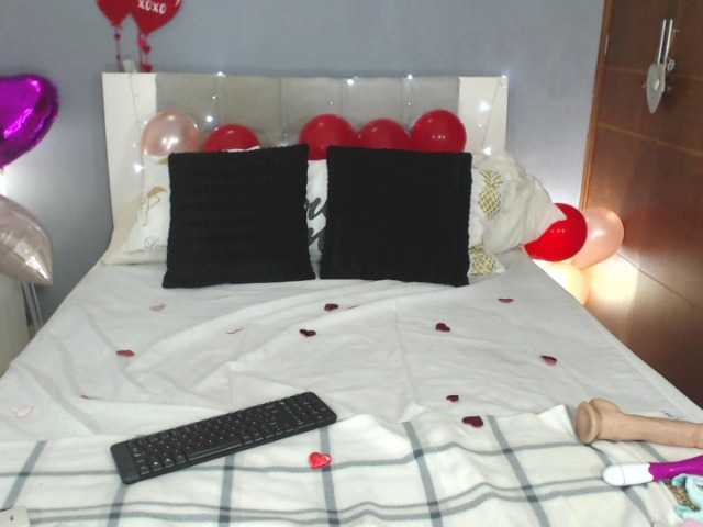 Live sex webcam photo for RacheelPierce #272426084