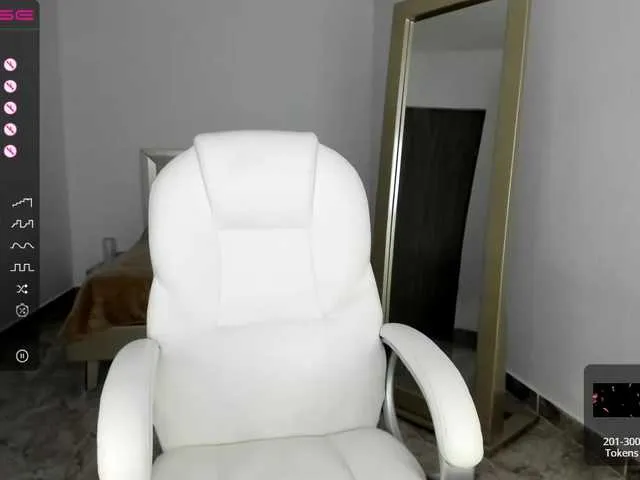 Live sex webcam photo for RacheelPierce #275960413