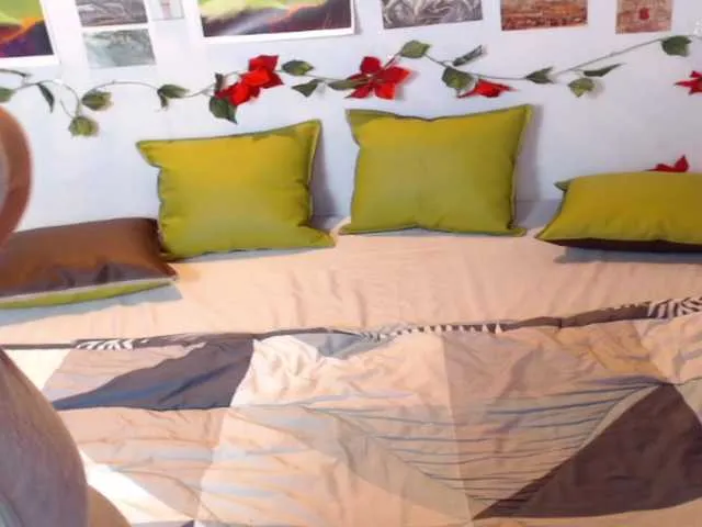 Live sex webcam photo for Rachel-27 #274348088