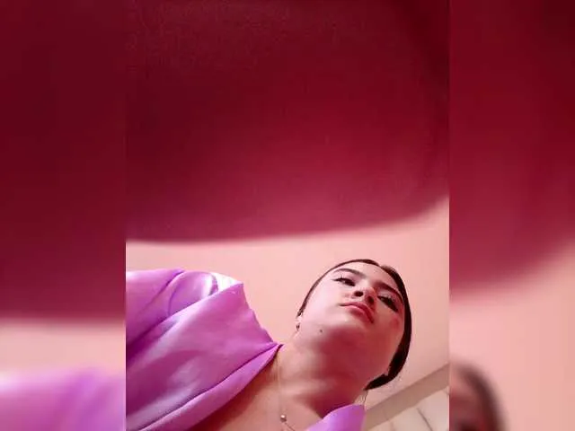 Live sex webcam photo for RachelCooper #291175394