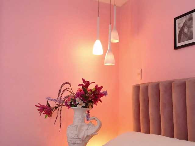 Live sex webcam photo for RachelCupper #276805243