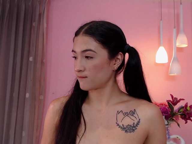 Live sex webcam photo for RachelCupper #276910421