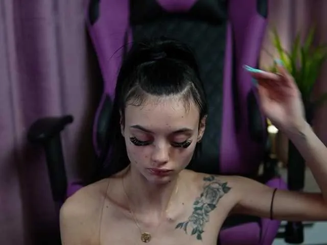 Live sex webcam photo for RachelRave #290366066