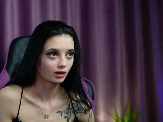 Live sex webcam photo for RachelRave #290405791