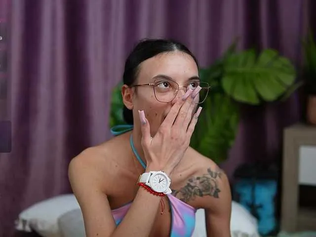 Live sex webcam photo for RachelRave #291775066
