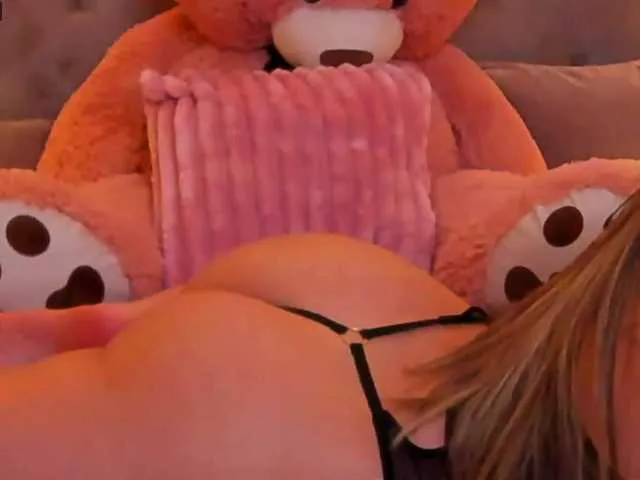 Live sex webcam photo for RachelSwan #273088089