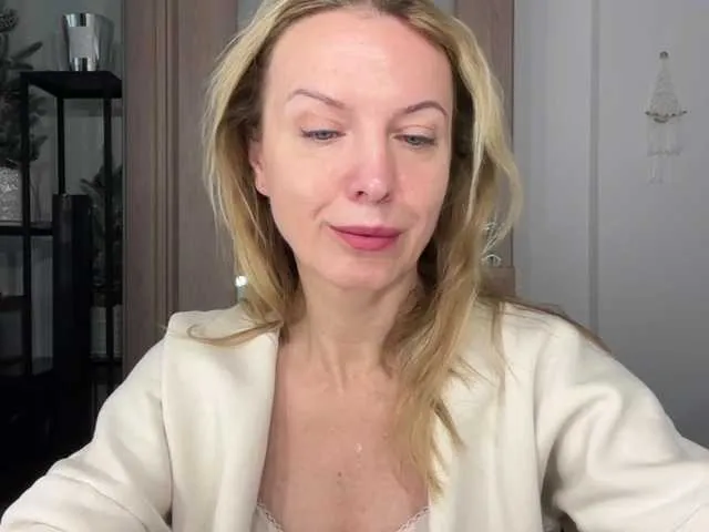 Live sex webcam photo for RachelSweet #290874635