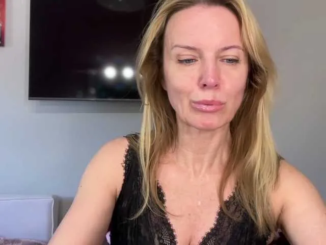 Live sex webcam photo for RachelSweet #290958257