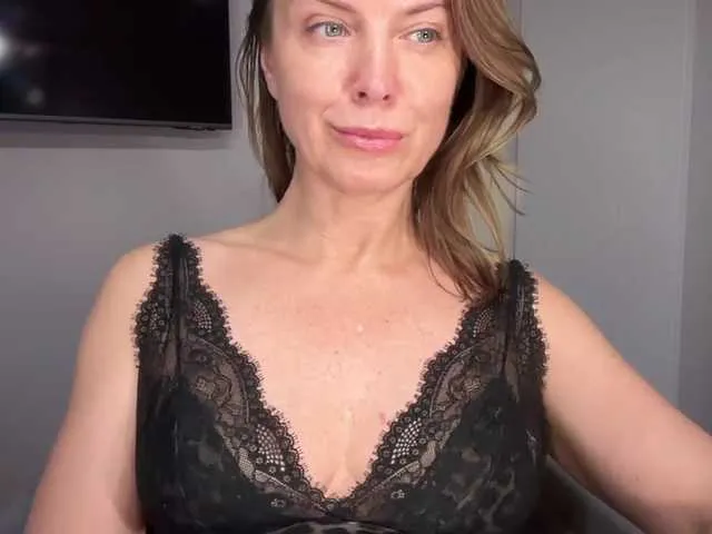 Live sex webcam photo for RachelSweet #291880405