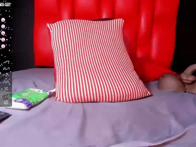 Live sex webcam photo for RachellGrayyy #275470089