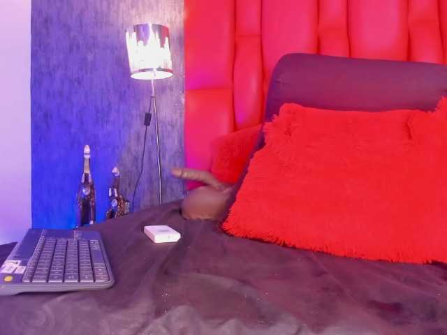 Live sex webcam photo for RachellGrayyy #276485525