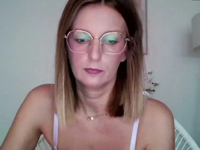 Live sex webcam photo for RachellaFox #292112683