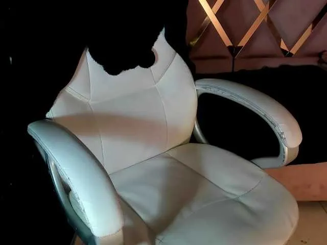 Live sex webcam photo for RachelleWoods69 #291347662