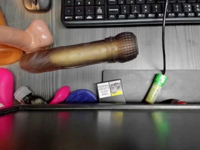 Live sex webcam photo for RachelleWoods69 #291603908