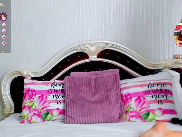 Live sex webcam photo for RagazzaaBella #277414526