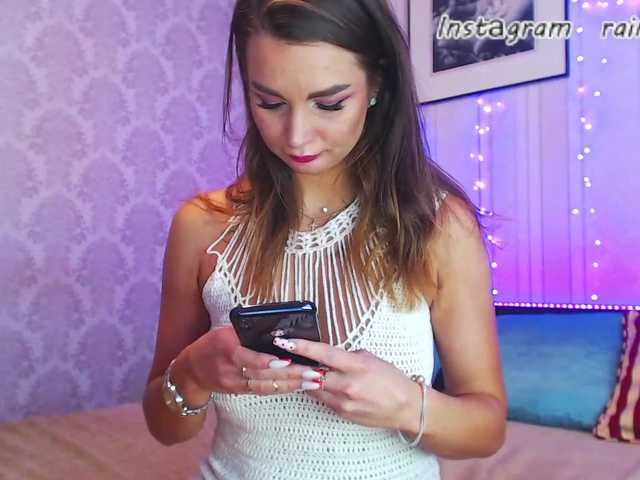 Live sex webcam photo for Rainhappyyy #271953903