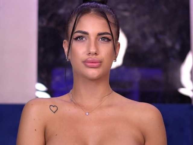 Live sex webcam photo for RaisaKali #281552171