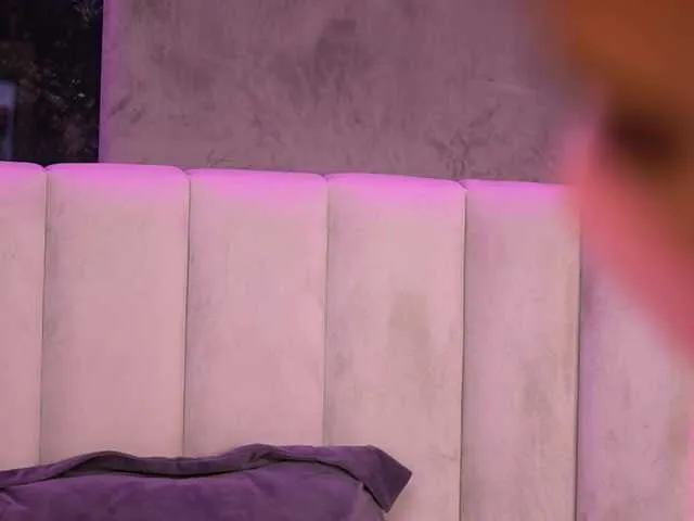 Live sex webcam photo for RaisaKali #292373420