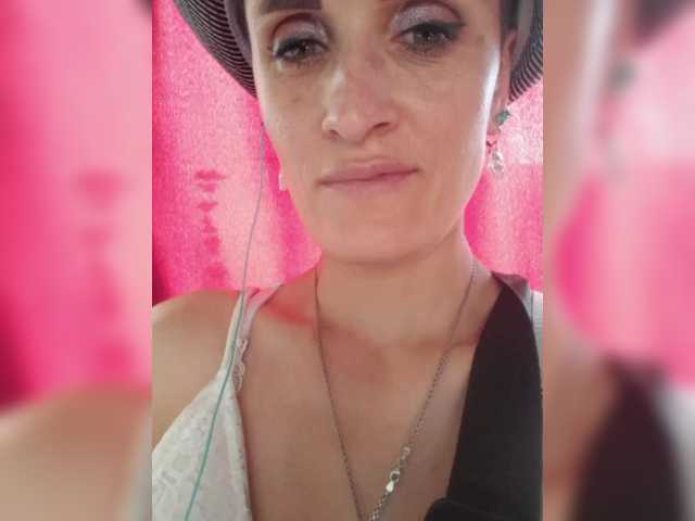 Live sex webcam photo for Raisin #289853777