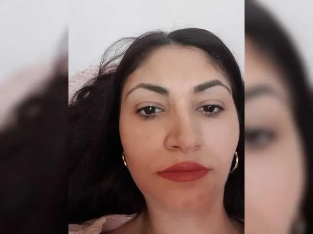 Live sex webcam photo for Raluca00211 #273345665