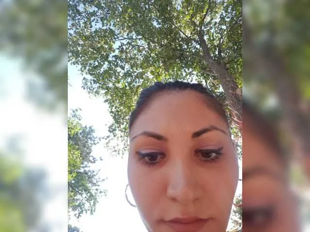 Live sex webcam photo for Raluca00211 #274075267