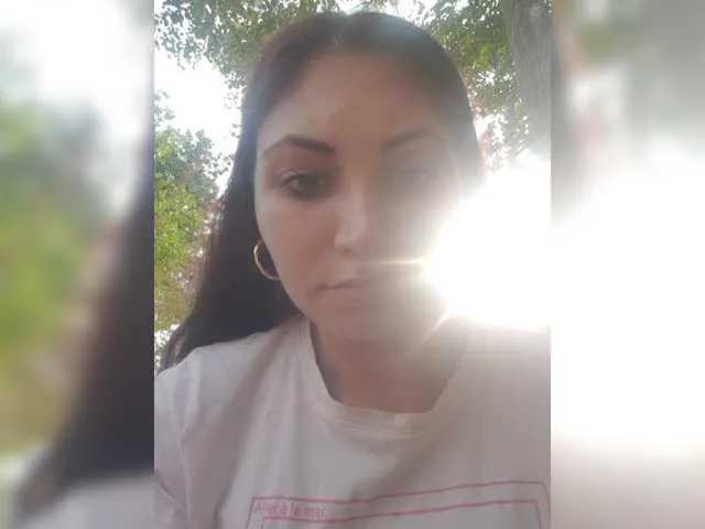 Live sex webcam photo for Raluca00211 #274361925