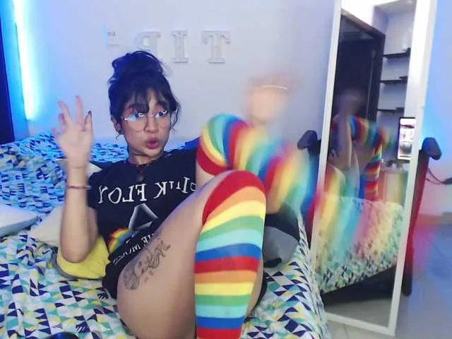 Live sex webcam photo for RamonaSins #272976717