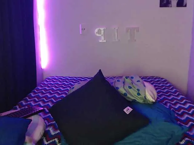 Live sex webcam photo for RamonaSins #273061349