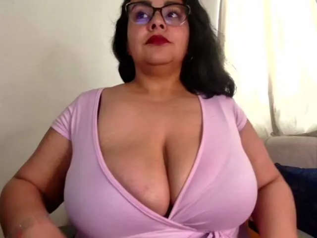 Live sex webcam photo for RandaCurvy #276137808