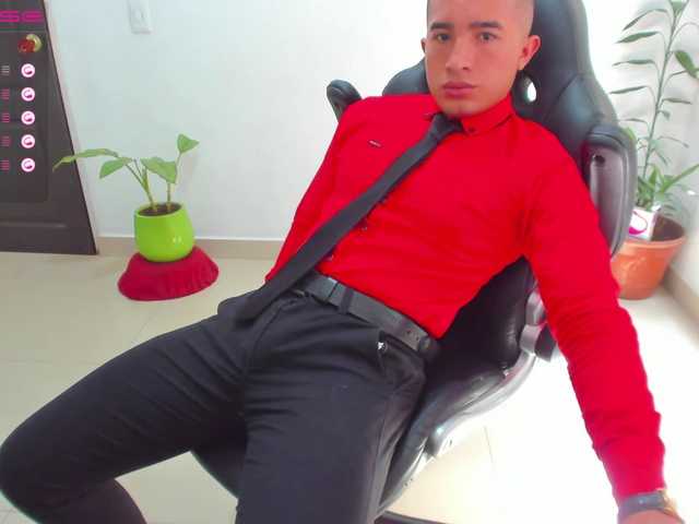 Live sex webcam photo for RandySebas #275591617