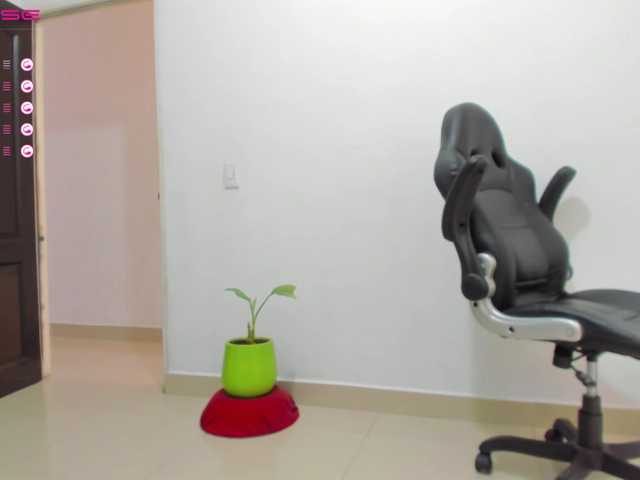 Live sex webcam photo for RandySebas #275722401