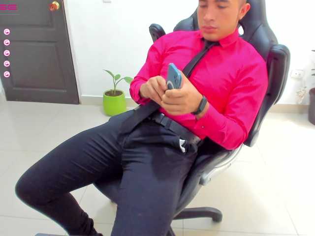 Live sex webcam photo for RandySebas #276058816