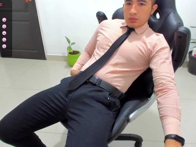 Live sex webcam photo for RandySebas #276121925