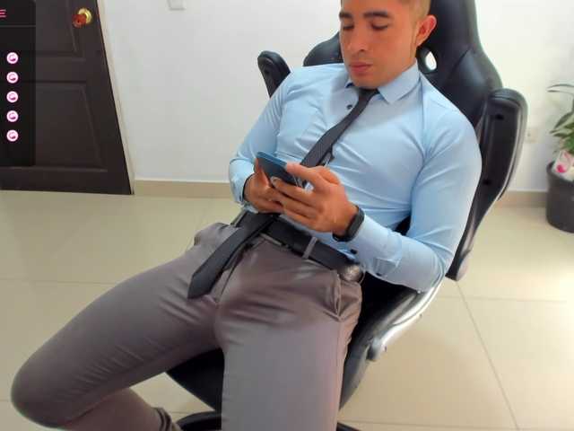 Live sex webcam photo for RandySebas #276255752