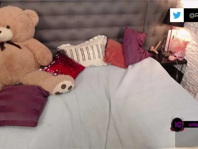 Live sex webcam photo for RaniaVibes #274490963