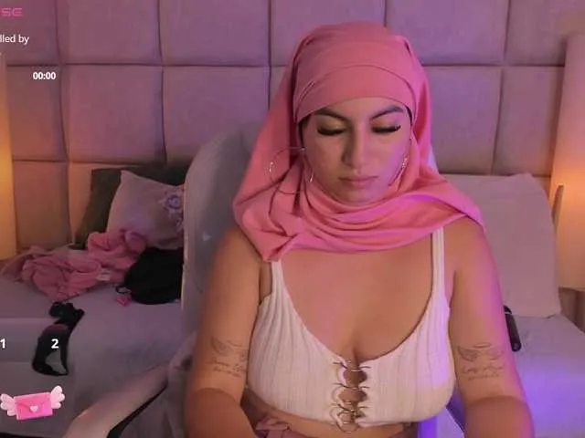 Live sex webcam photo for Raniia #291977486