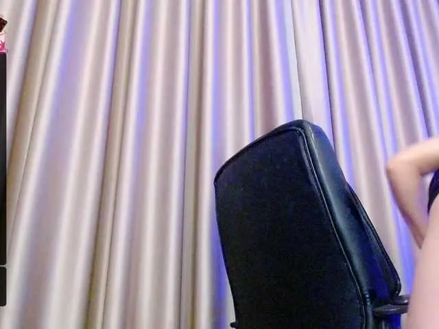 Live sex webcam photo for Ranreyren #277411502