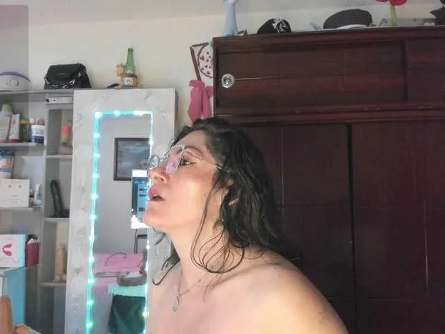 Live sex webcam photo for Rapunzell-- #293805237