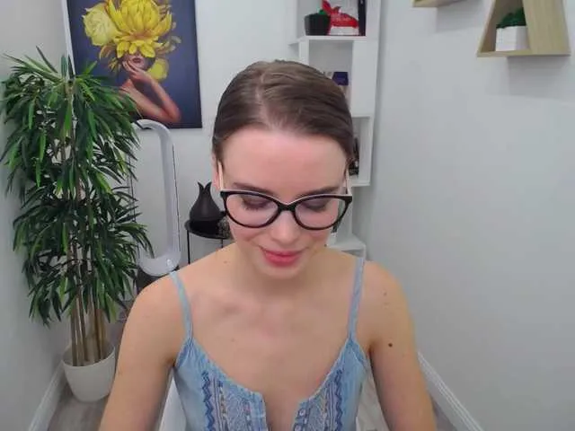 Live sex webcam photo for RaspberryJjam #272306552