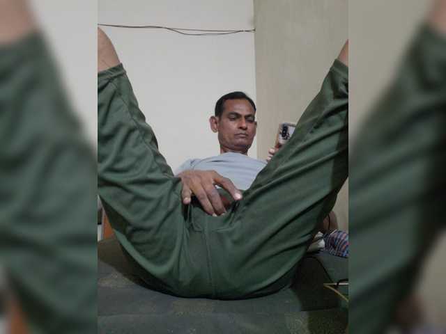 Live sex webcam photo for Ravi008 #277381783