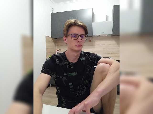 Live sex webcam photo for Ray-Boy #289935535