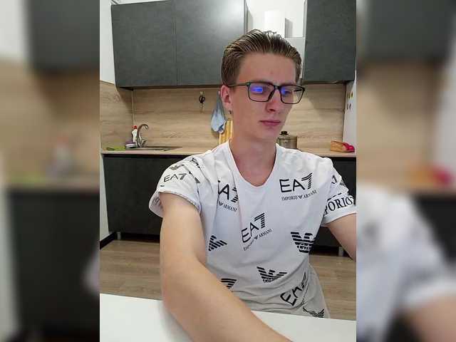 Live sex webcam photo for Ray-Boy #290016466