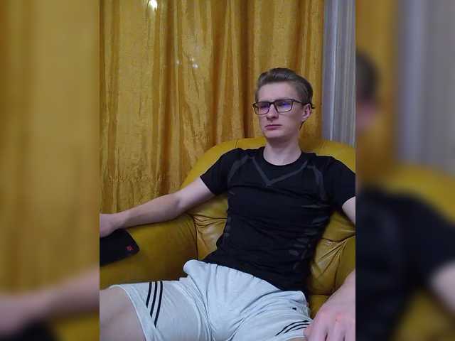 Live sex webcam photo for Ray-Boy #290529606