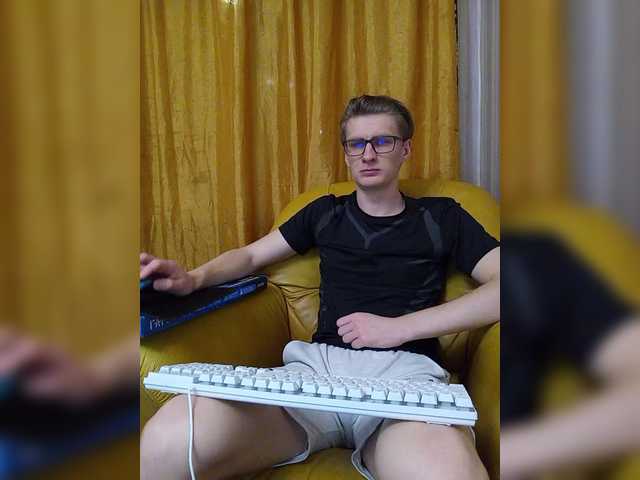 Live sex webcam photo for Ray-Boy #290536621