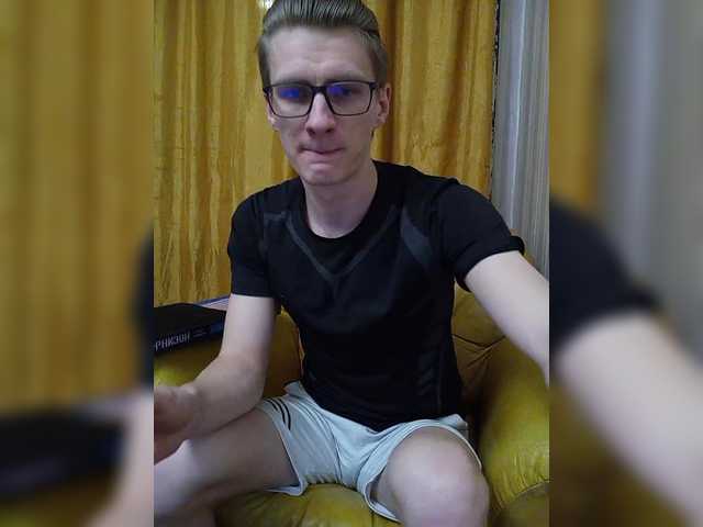 Live sex webcam photo for Ray-Boy #290549811