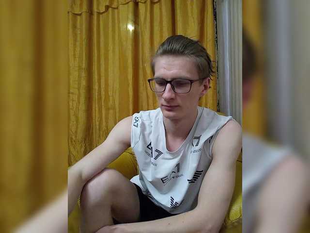 Live sex webcam photo for Ray-Boy #290584043