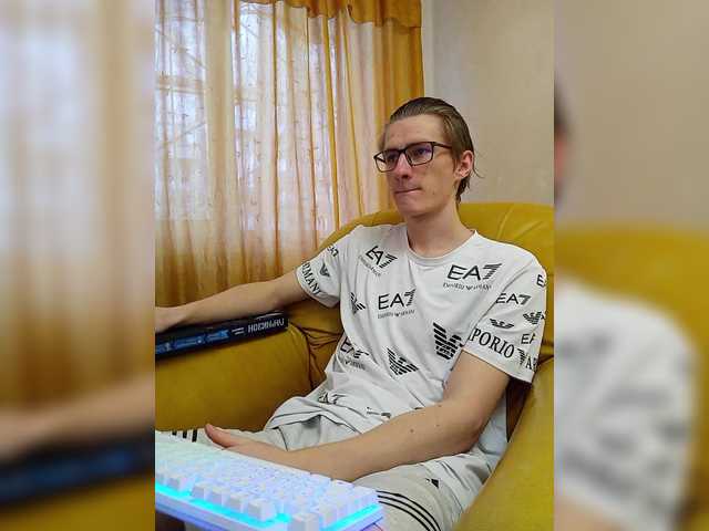 Live sex webcam photo for Ray-Boy #290958667