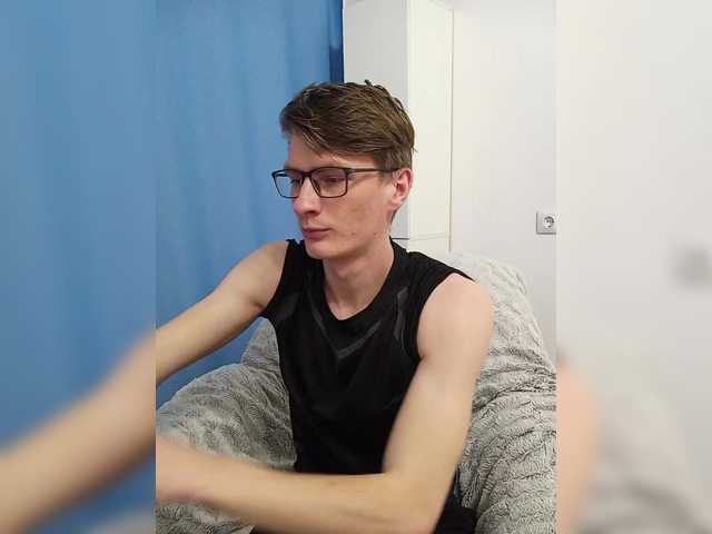 Live sex webcam photo for Ray-Boy #292220275